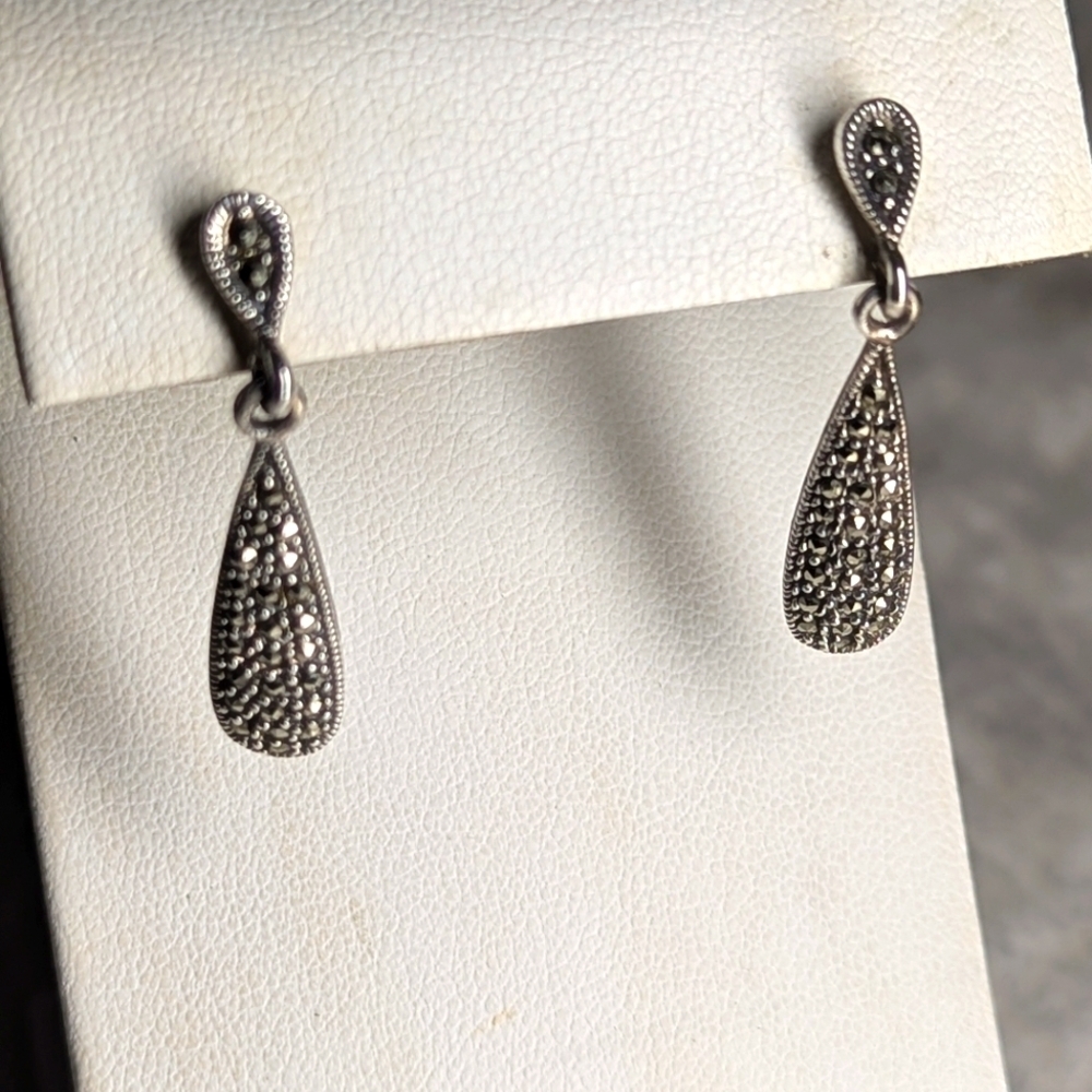 Vintage Sterling Silver and Marcasite Drop Pierced Earrings - Picture 8 of 9
